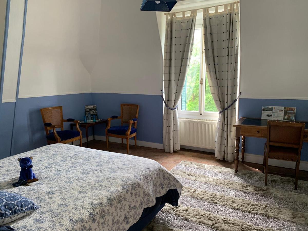 ホテルシャトー ル バルー Chemilly-sur-Yonne 部屋 写真